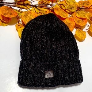 Torque Hat in dark grey